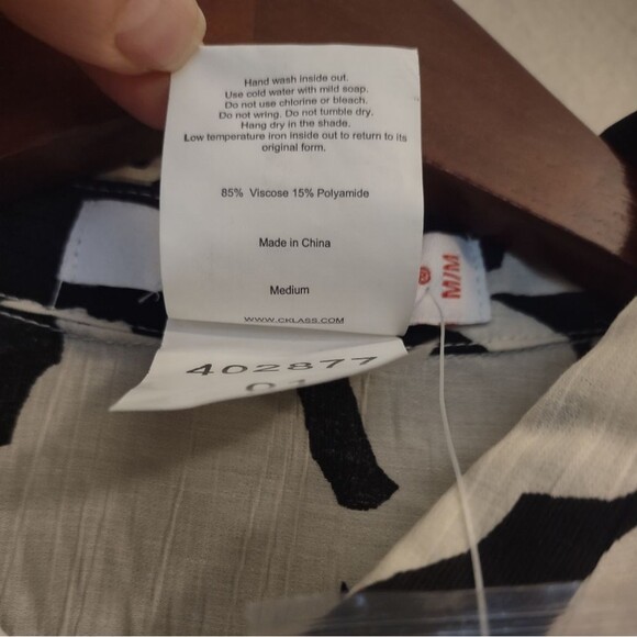 Cklass Fashionline Black Ivory Floral Long Sleeve Blouse Size Medium - Picture 12 of 13